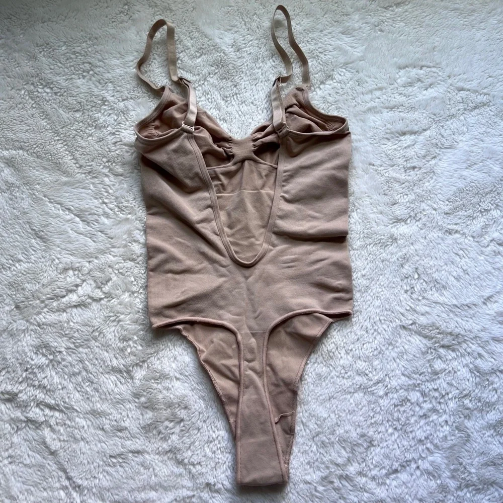 SKIMS Low Back Thong Bodysuit‎ Clay SH-LBT-0262 Womens S/M Shapewear Underwear